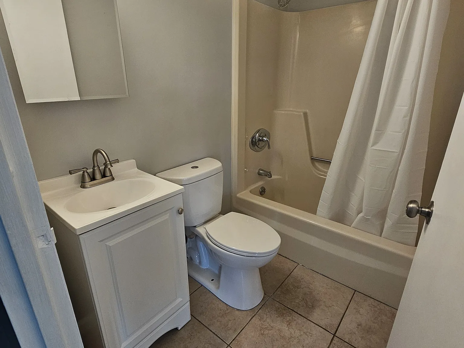 1 bed, 700 sqft, $1,450 — Photo 4