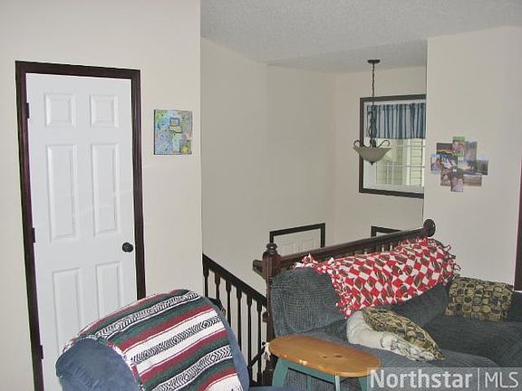 4th image of 150 Douglas Dr S