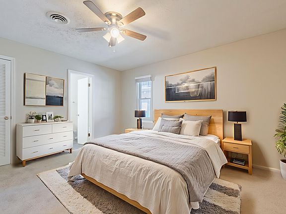 3rd image of 48 Chateau Dr SE #D-12