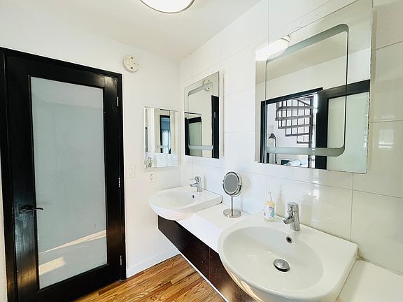 3rd image of 11422 Iowa Ave APT 3