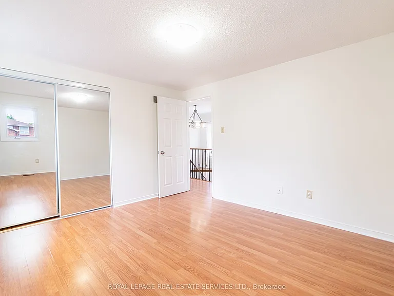3301 Cambourne Cres — Photo 22