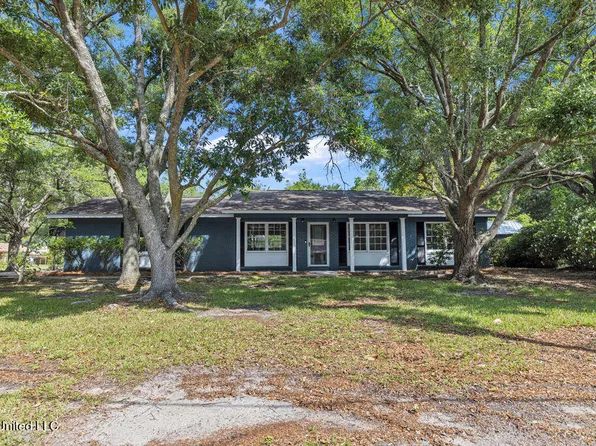 4103 Greenwood Ave, Pascagoula, MS 39581
