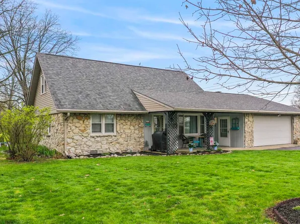 305 Old Mill Creek Dr, Alexandria, IN 46001