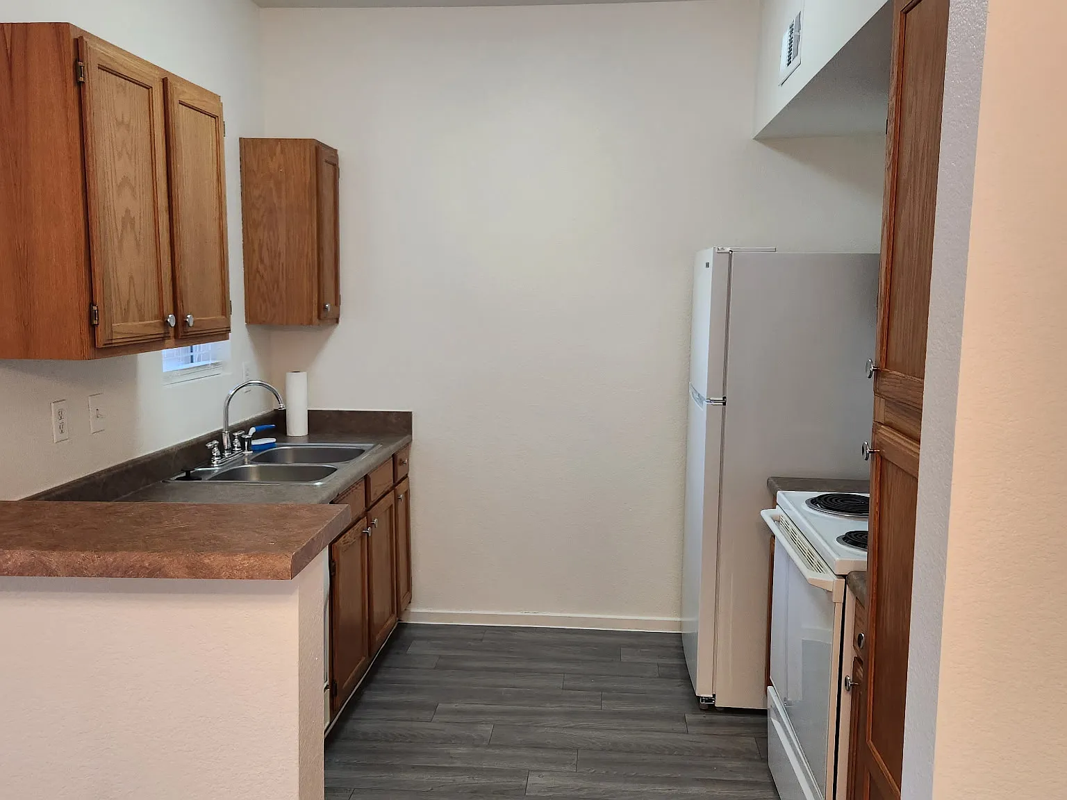 1 bed, 700 sqft, $1,300 — Photo 3