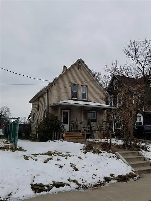 935 Camden Ave SW photo 1