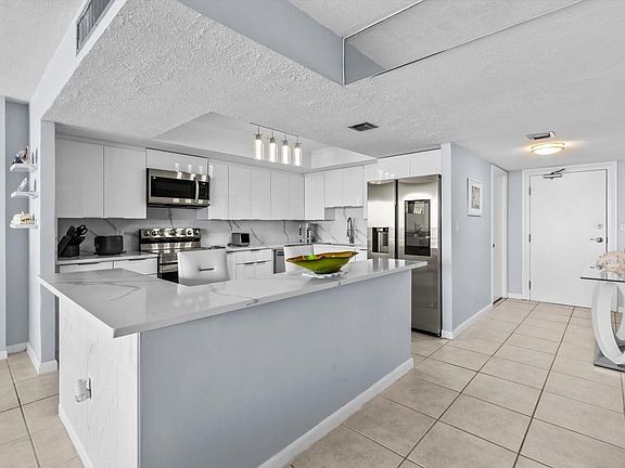 3rd image of 10410 S Ocean Drive #908