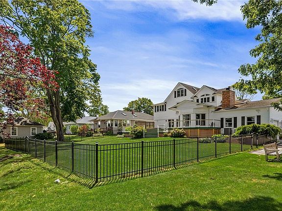 5th image of 1090 Buttonwoods Ave