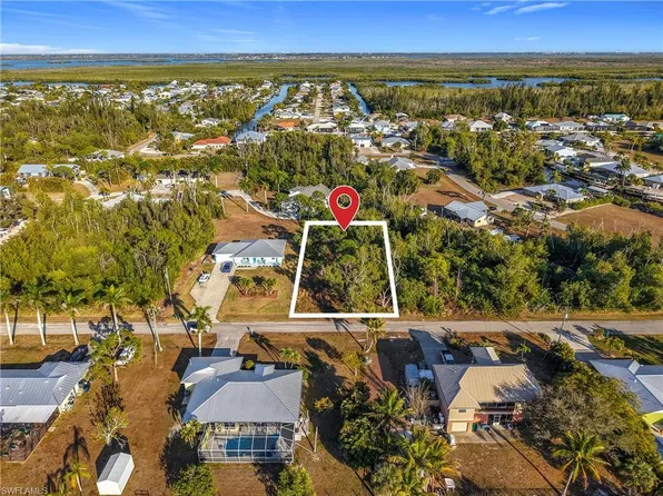 11638 Oakland DR, BOKEELIA, FL 33922