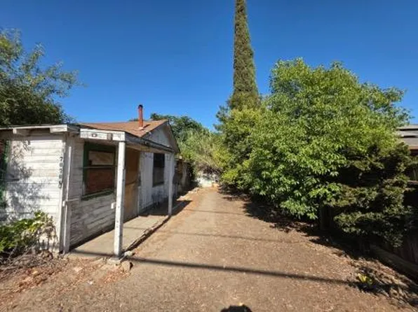 7076 Center St, Winton, CA 95388