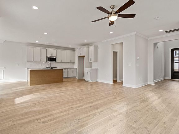 5th image of 2 Tuggle Ln
