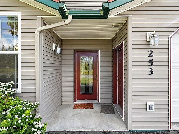 3rd image of 253 Upper Rosian Dr