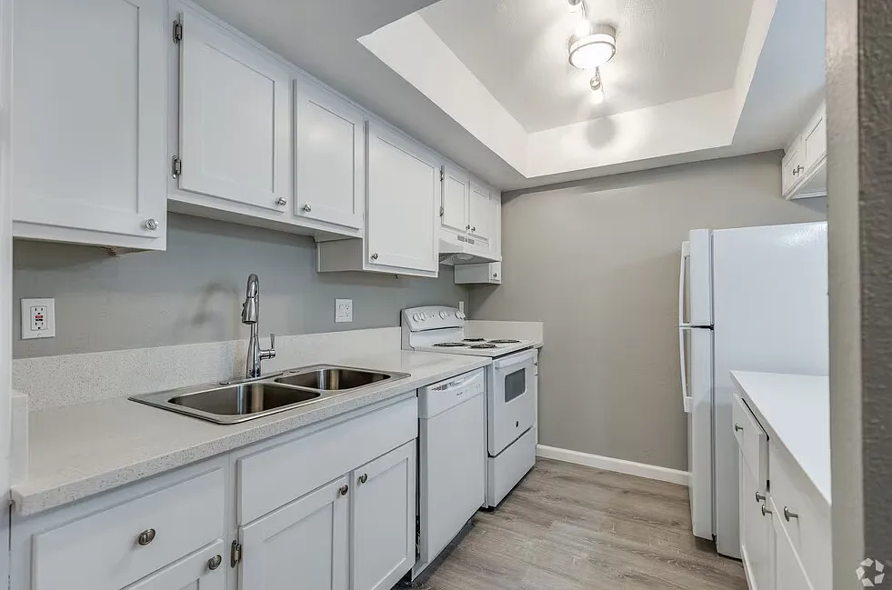 Studio, 400 sqft, $823 — Photo 1