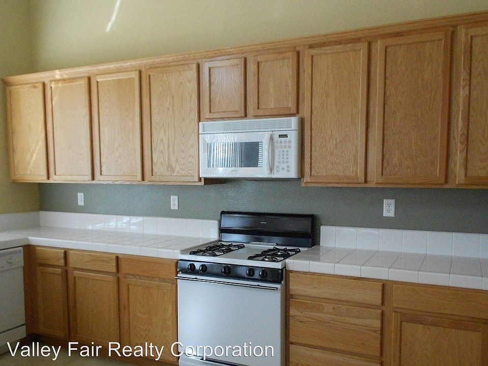 2nd image of 124 Montana Ct