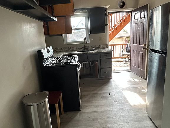5th image of 1423 Hillsdale Ave APT 1