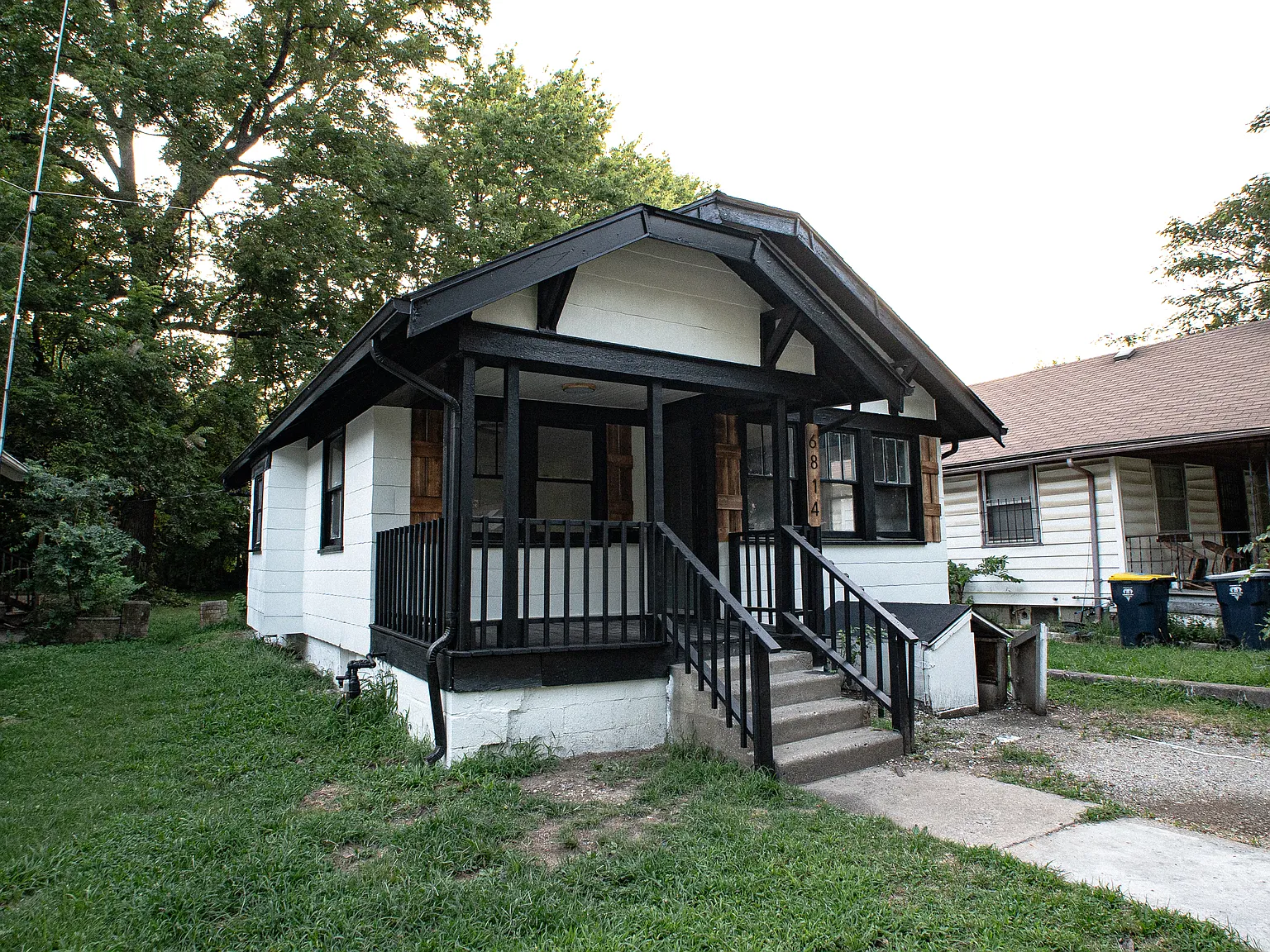 2 bed, 734 sqft, $1,525 — Photo 2