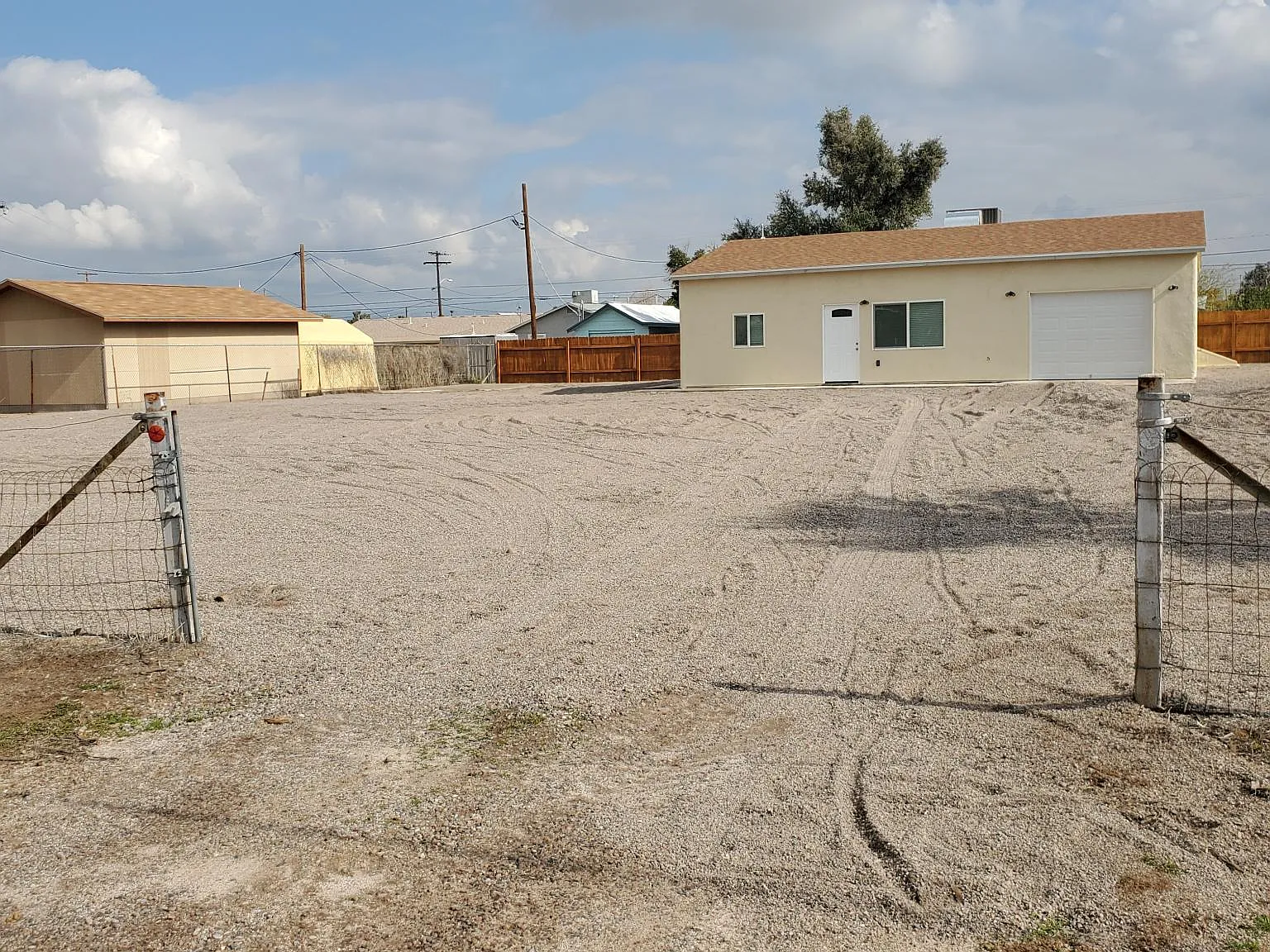 3 bed, 1200 sqft, $1,500 — Photo 2