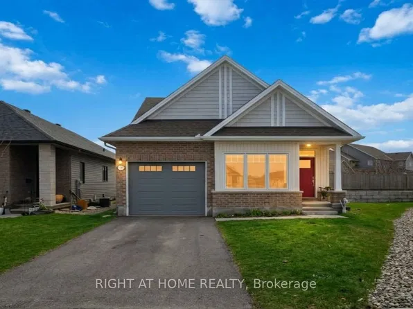 272 Maygrass Way, Ottawa, ON K2S 2K9