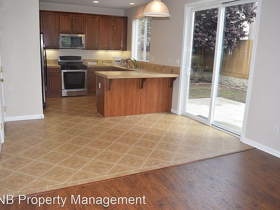 5th image of 1313 Manza Cir