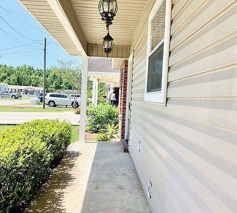 3rd image of 414 Charlotte Dr