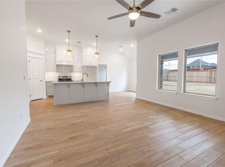 3240 Mangrove Rd, Edmond, OK 73034