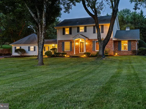 4053 Crescent Rd, Ellicott City, MD 21042