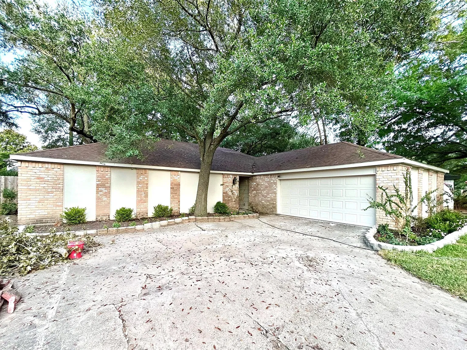 4 bed, 2.0 bath, 2908 sqft, $3,200 — Photo 3