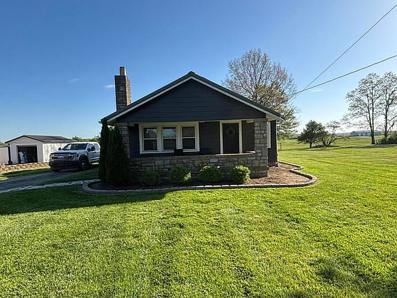 2nd image of 1303 Devils Hollow Rd