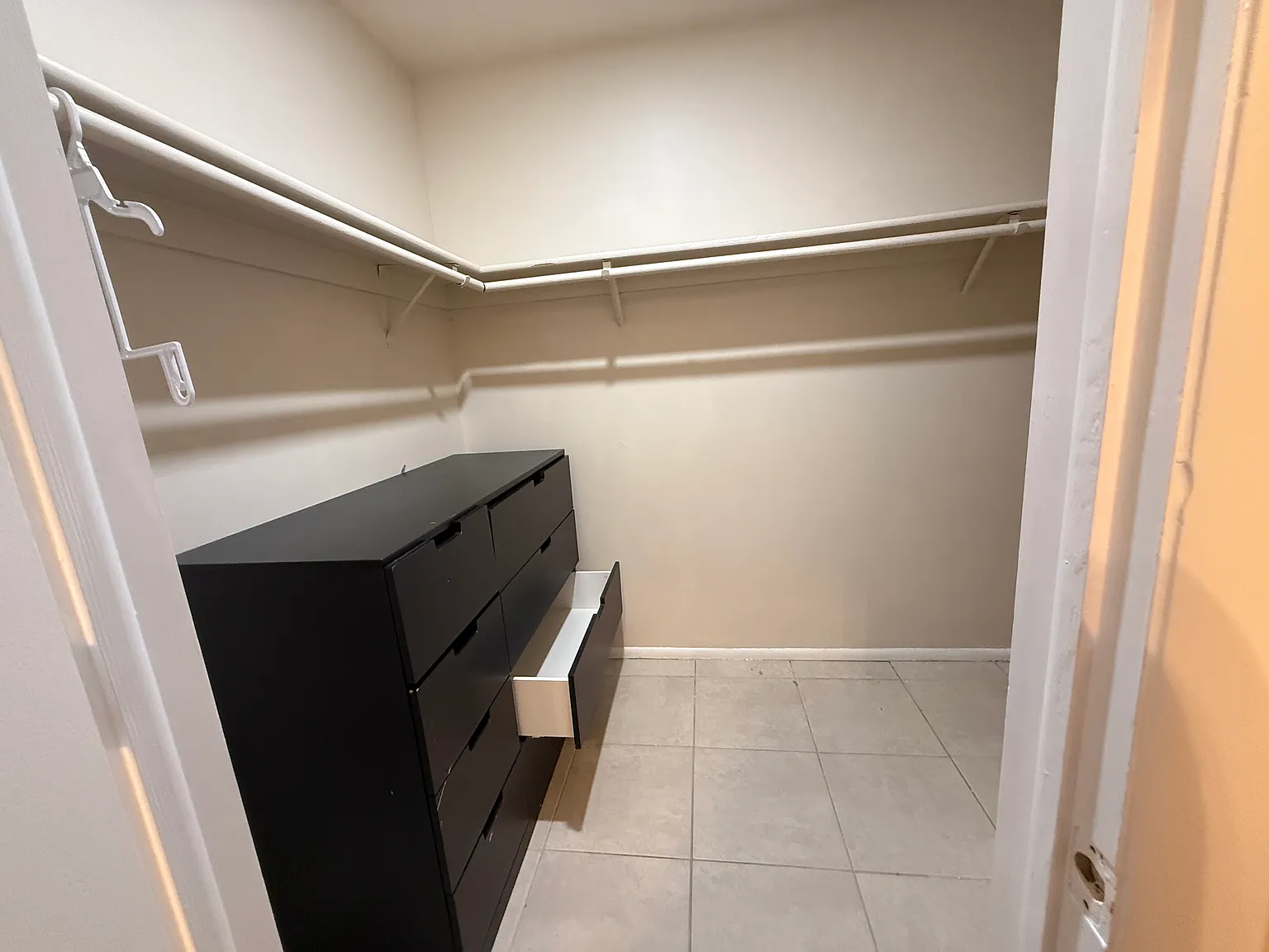 3 bed, 1782 sqft, $1,950 — Photo 1