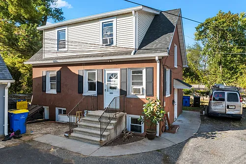 120B Little Pl #1 Photo 1