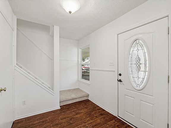 4th image of 1410 E Red Cedar Cir