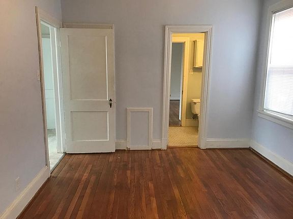 2nd image of 3555 Grove Ave #2