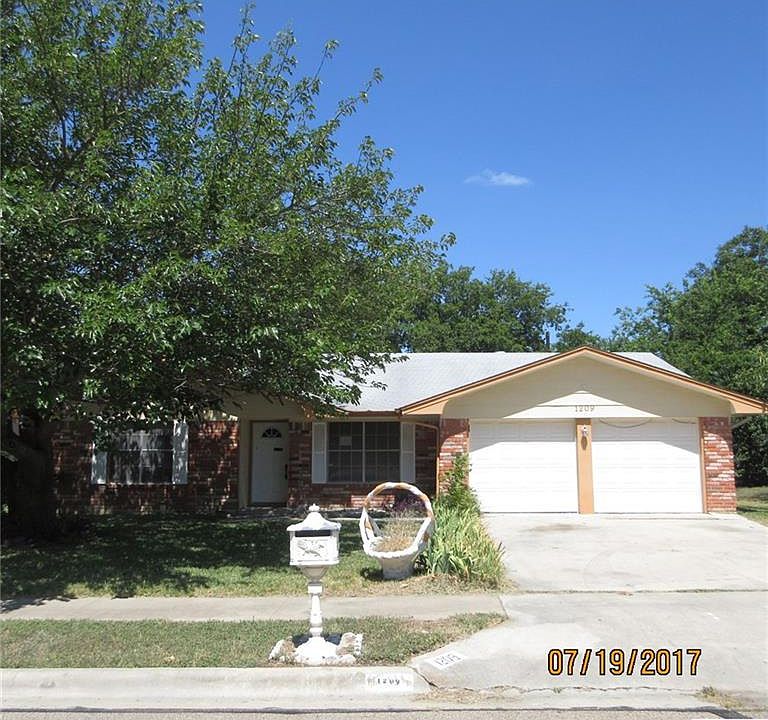 1st image of 1209 Ruiz Dr
