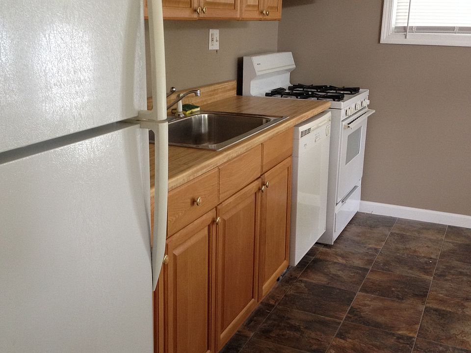 2nd image of 2885 Holiday Hill Dr
