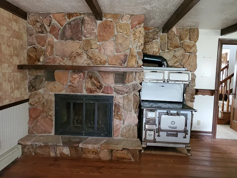 575 S 200 W — Photo 24