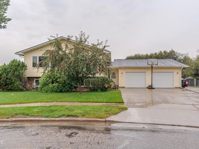 1722 Cologne Dr, Bismarck, ND, 58504