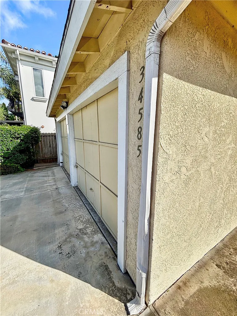 2 bed, 1000 sqft, $4,000 — Photo 2