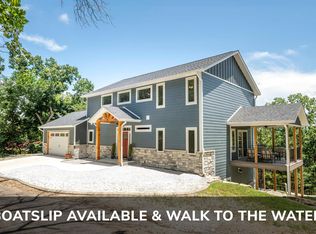 317 Parkview Dr, Blue Eye, MO 65611