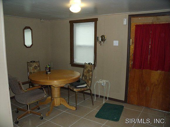 1st image of 4044 Lake Dr