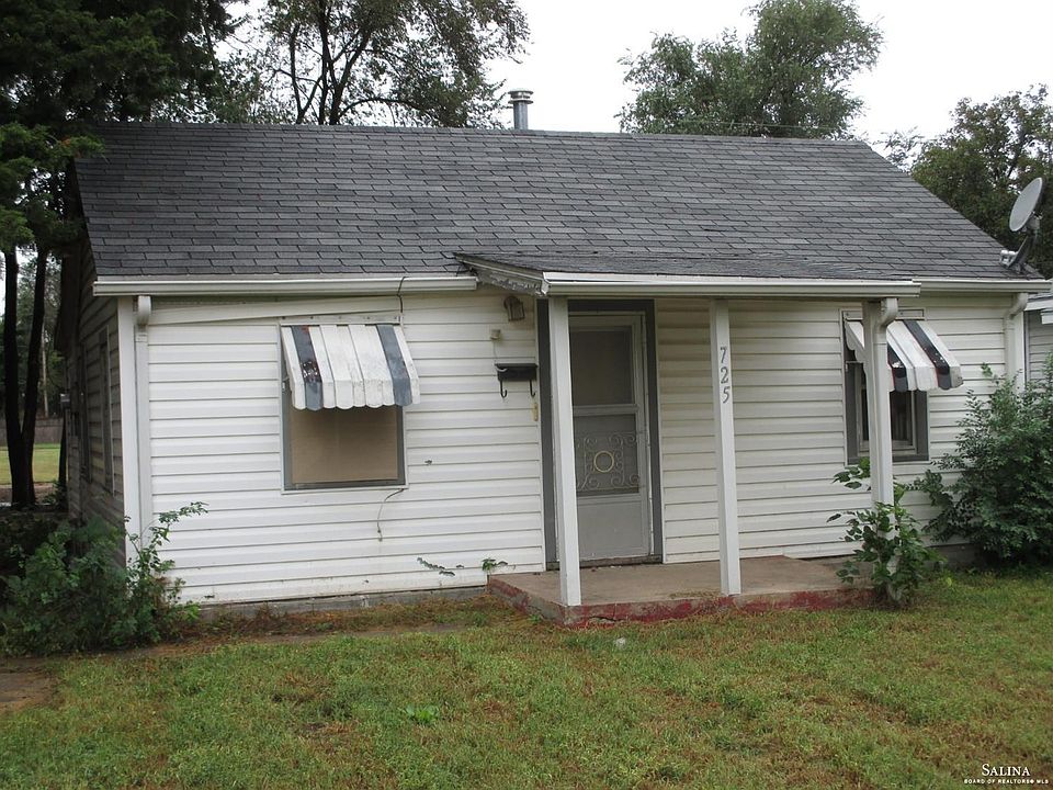 2nd image of 725 N Front St