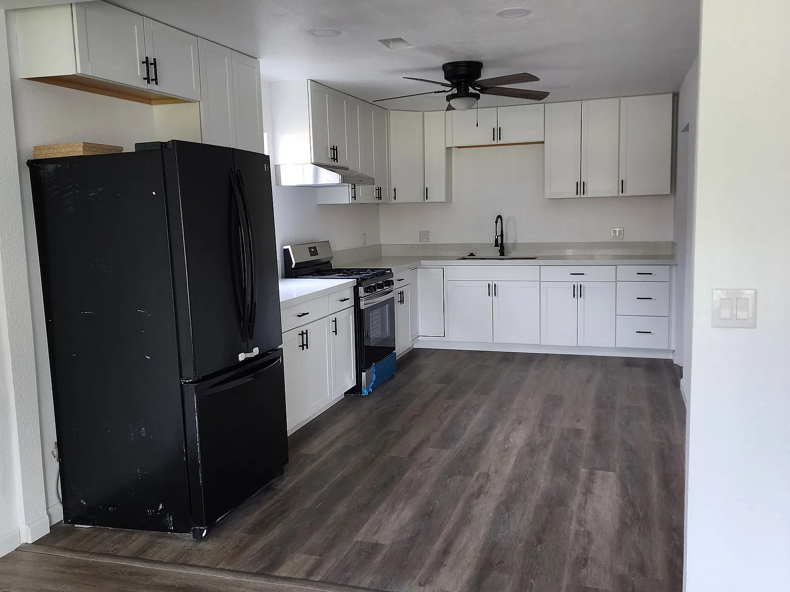 5 bed, 1728 sqft, $2,400 — Photo 3
