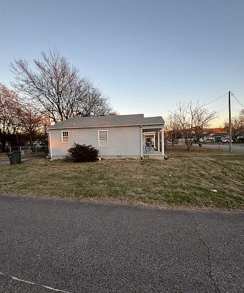401 McCullough Ave NE — Photo 14