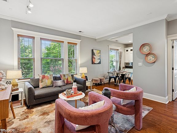 3rd image of 1318 W Bryn Mawr Ave APT 2
