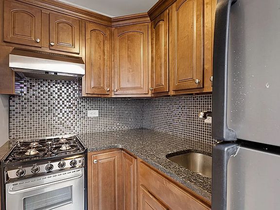 4th image of 520 E 81st St APT 7N