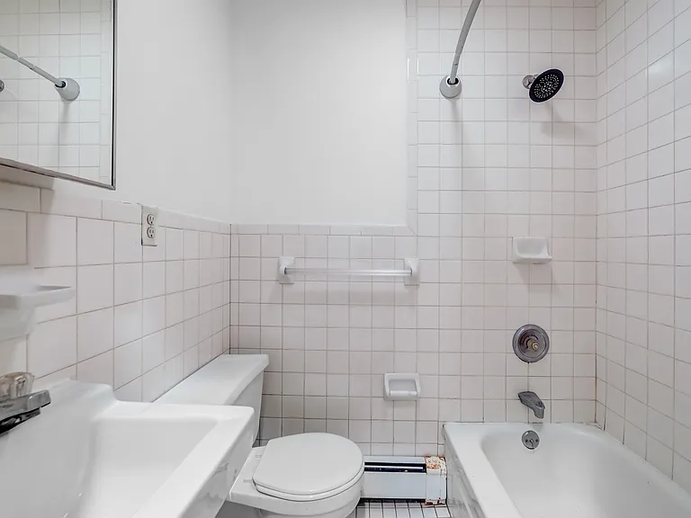 523 Adams St #1L — Photo 9