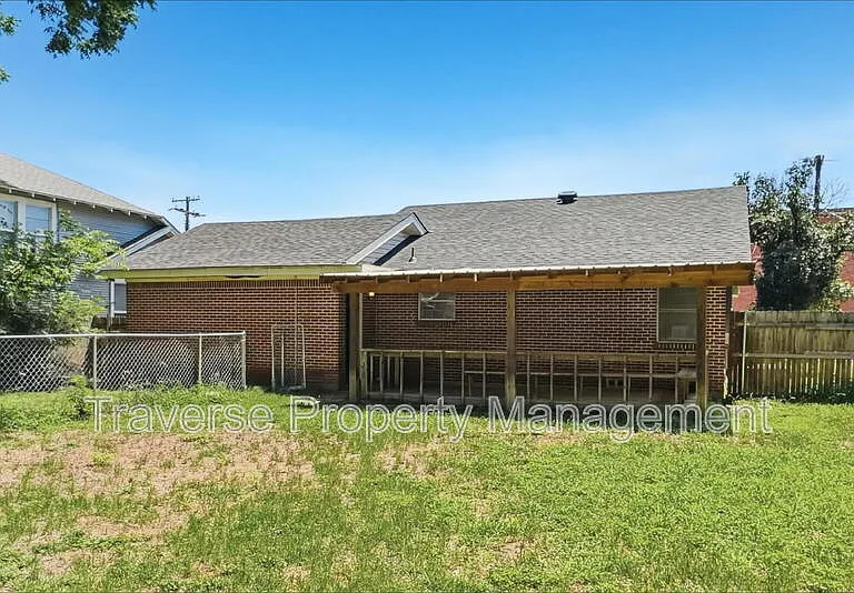 304 S Waco St — Photo 25