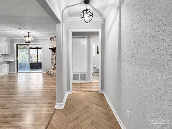 4th image of 6819 Derwent Cir