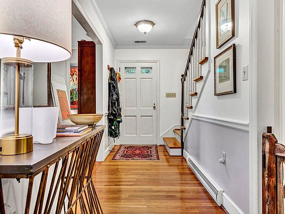 5th image of 4556 Royal Oak Dr SW