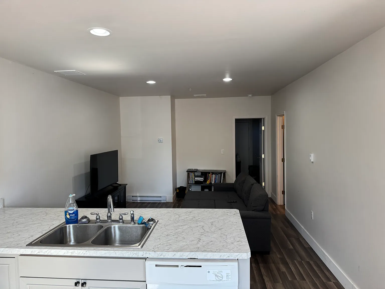 1 bed, $1,000 — Photo 3
