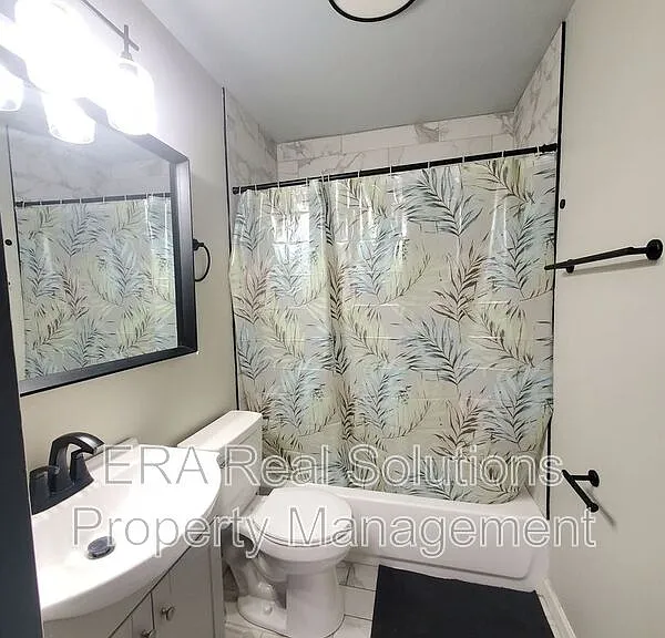548 S Wayne Ave — Photo 4