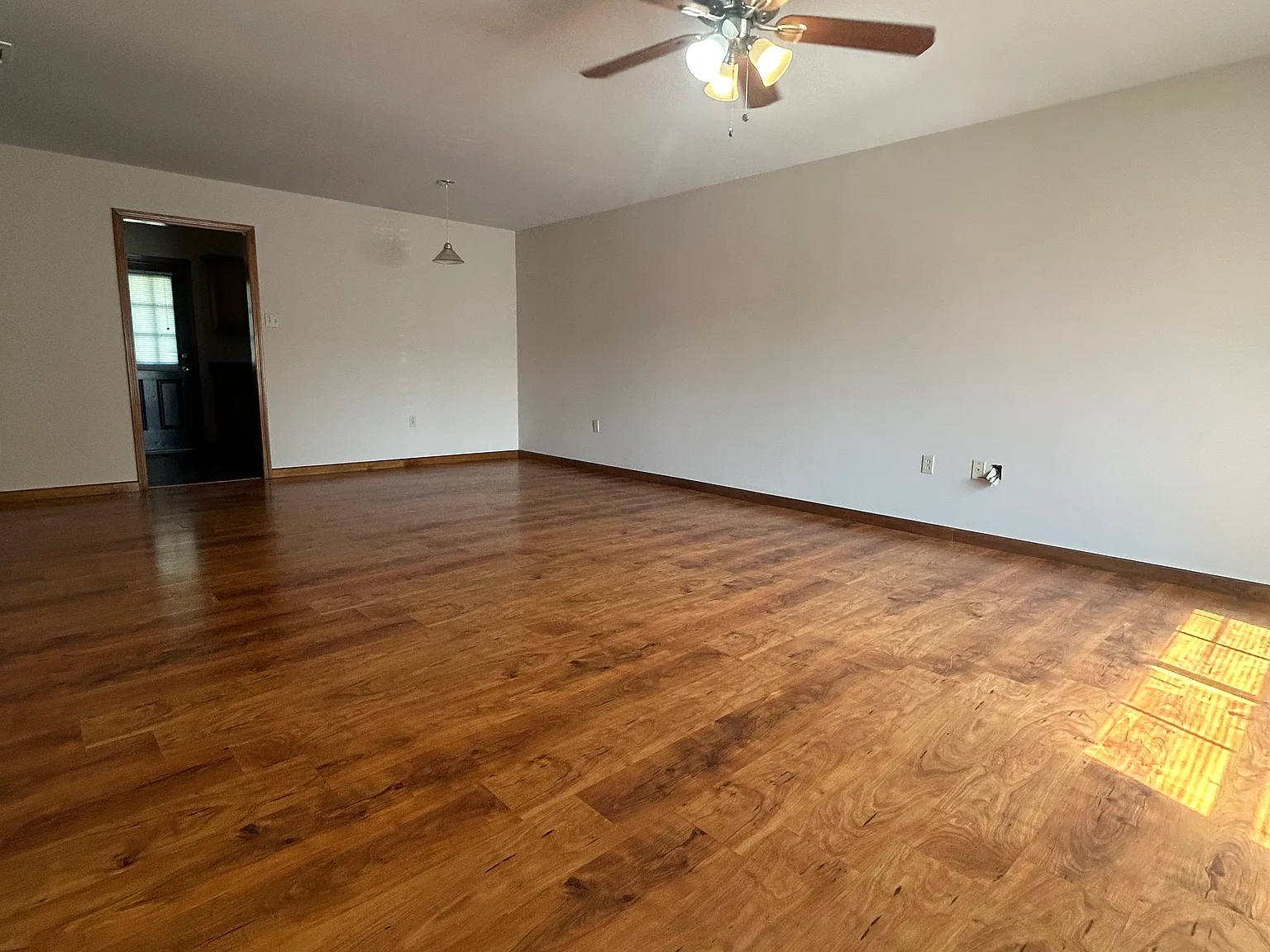 2 bed, 1100 sqft, $1,200 — Photo 3